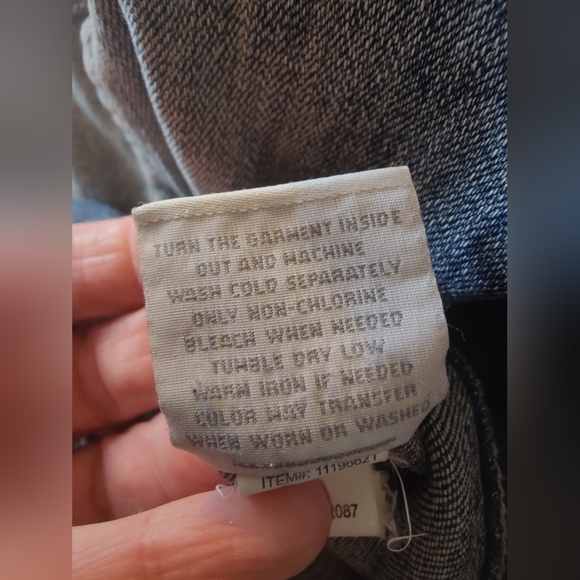 Torrid distressed faded denim jeans jacket π§₯ (Small) & Fits like a Medium - Picture 4 of 16